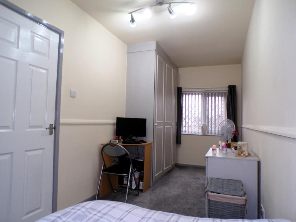 PauldenDv12bedd3.JPG