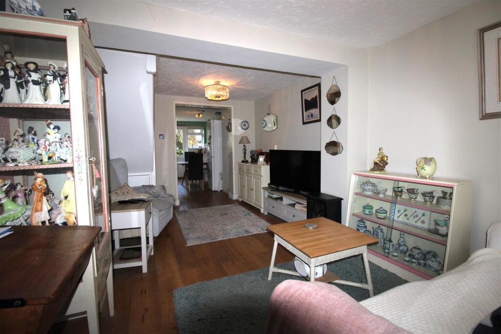 room1.JPG