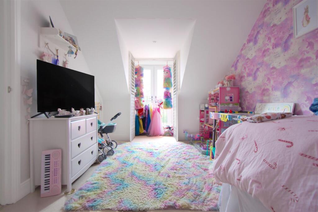 Bedroom 2 a.jpg