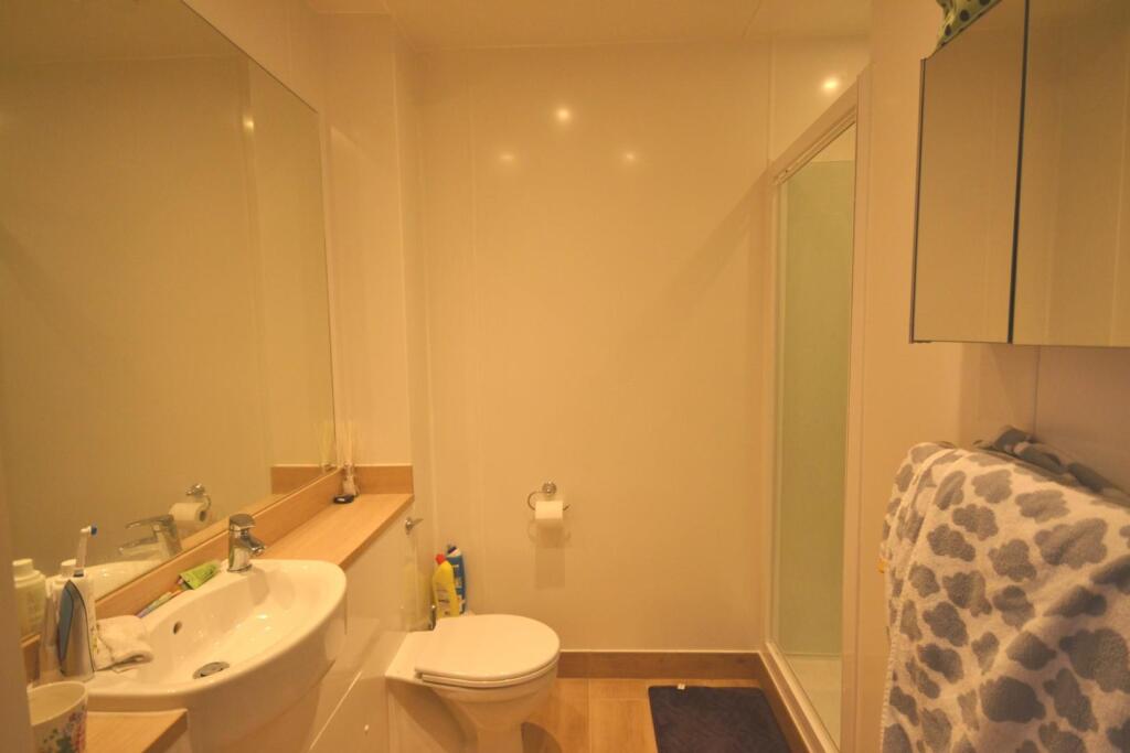 Shower room.JPG
