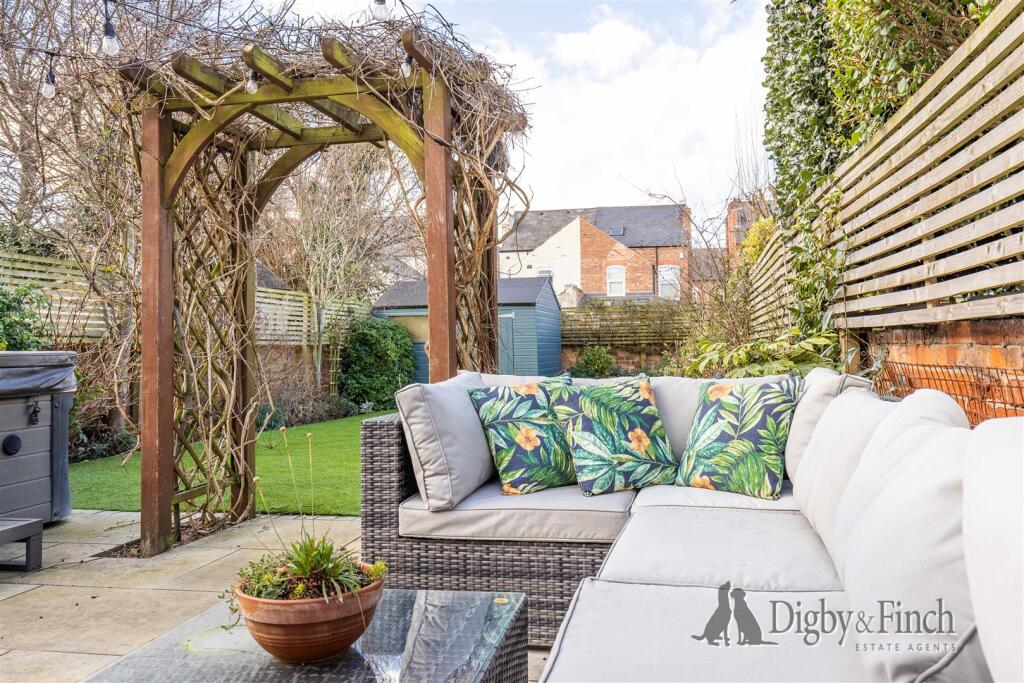 16, Chaworth Road West Bridgford, Nottingham, NG2 