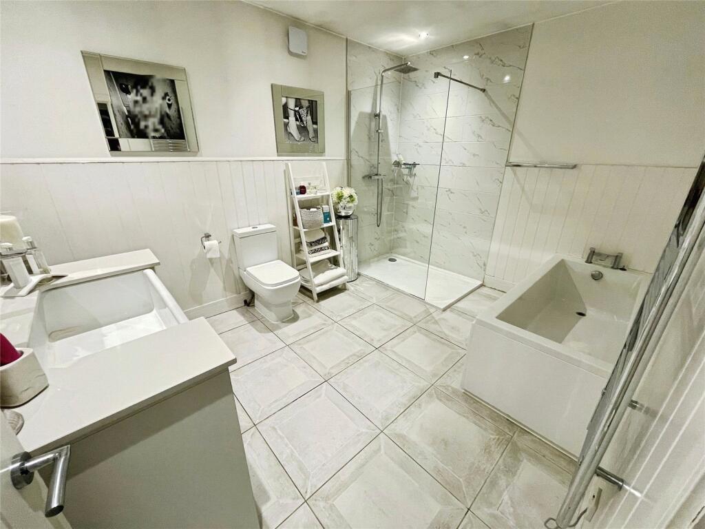 Annexe Bathroom
