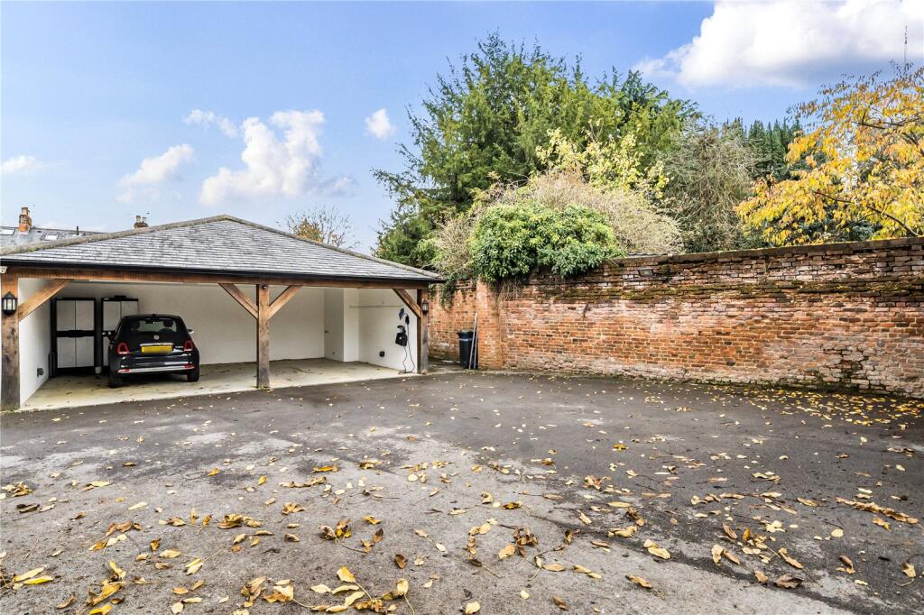 Garage/Parking