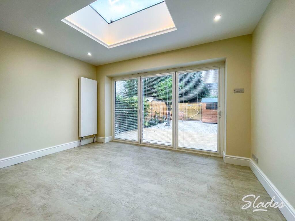 15 cam dining area m