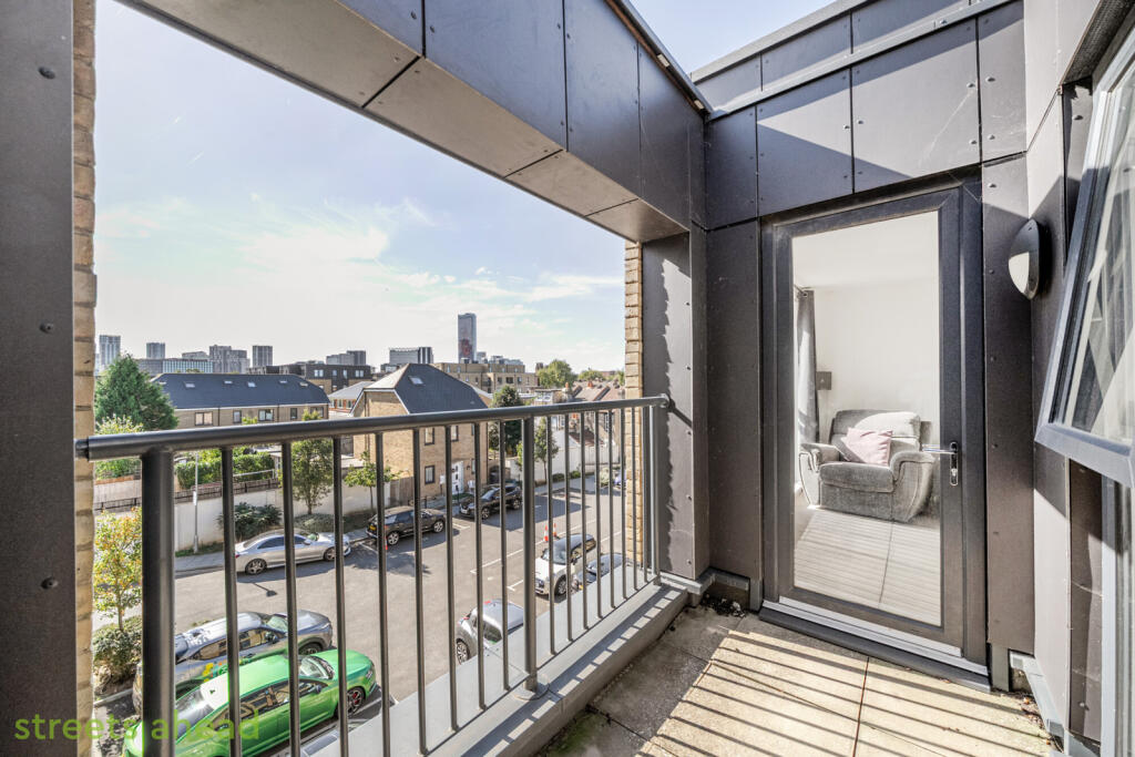 c815813f-7c83-463...