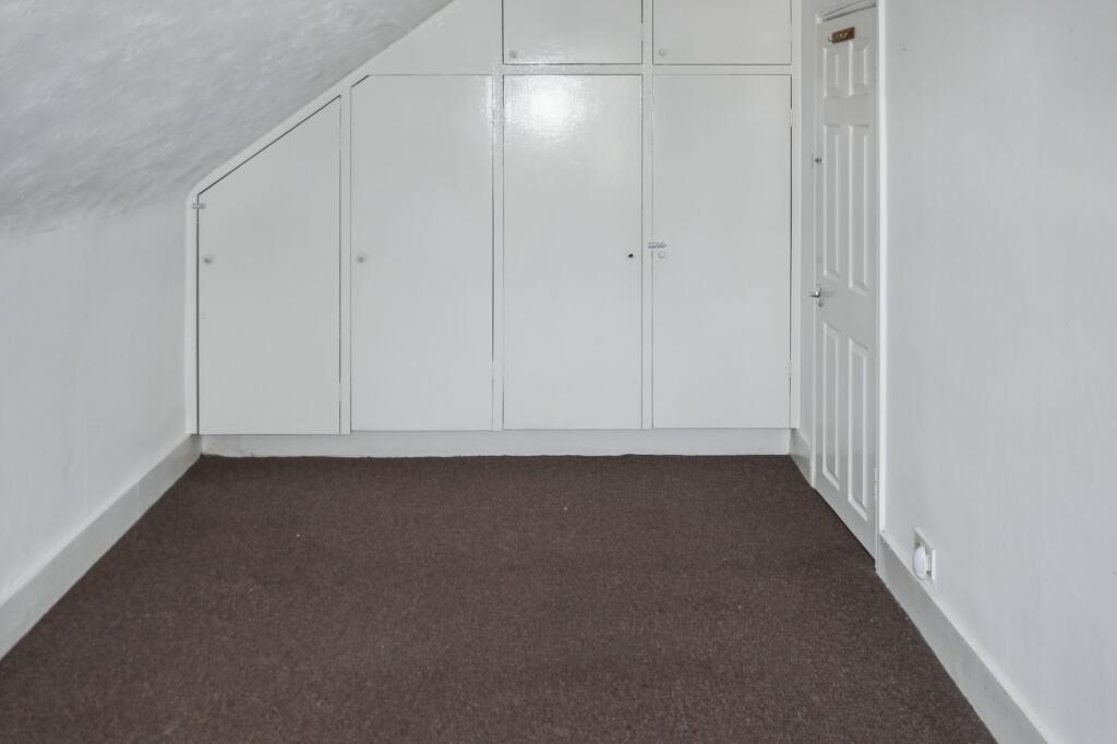 Flat 3, 1 Burgoyne Road, London SE25 6JT