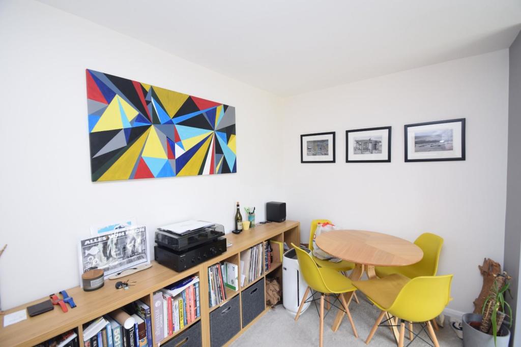 dining area to reception