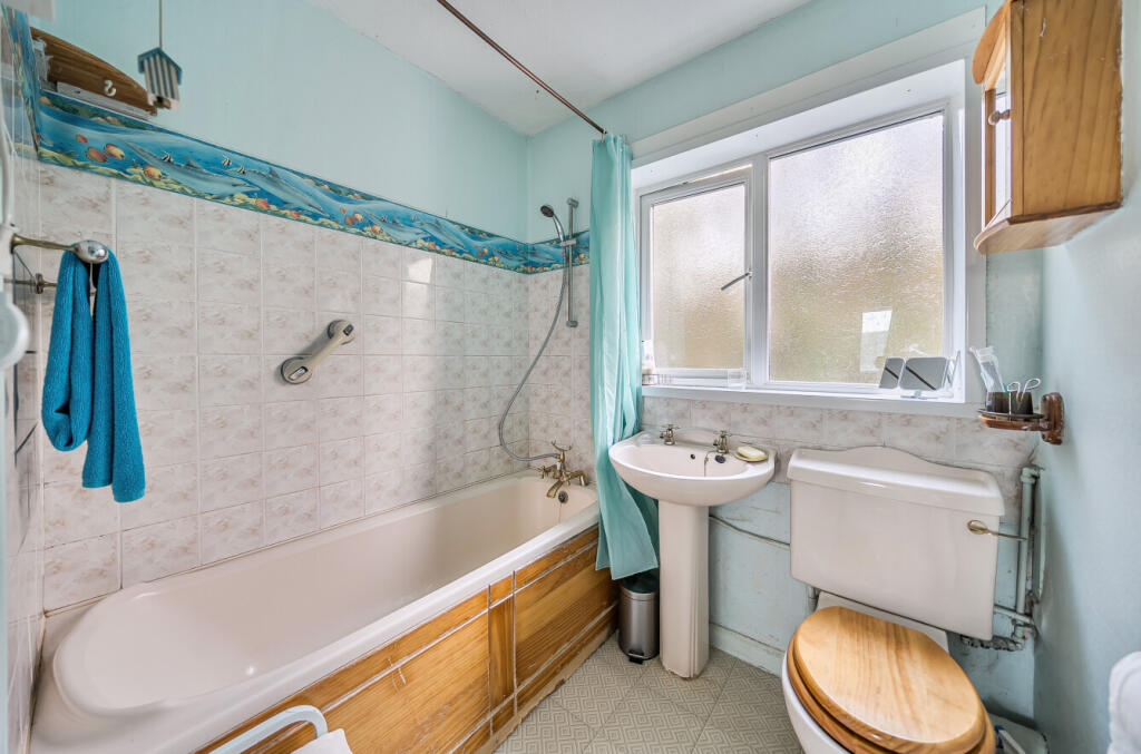 1381728-19-691c7a...