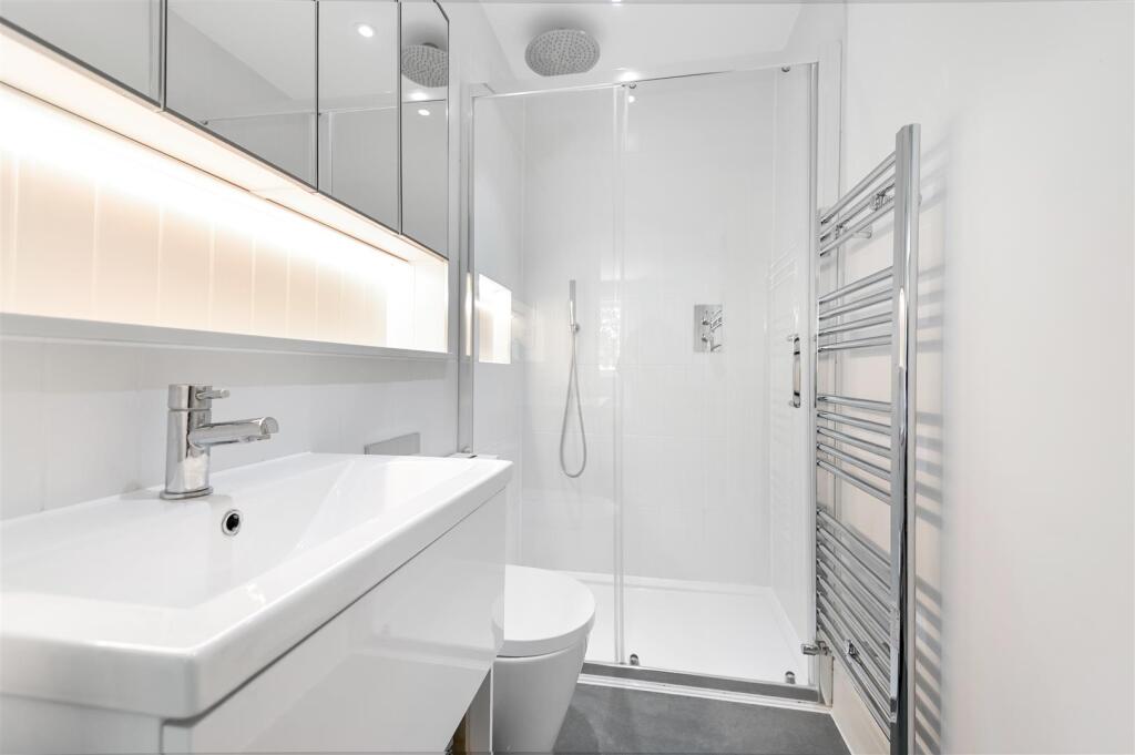 DEANS CLOSE,18-102.jpg