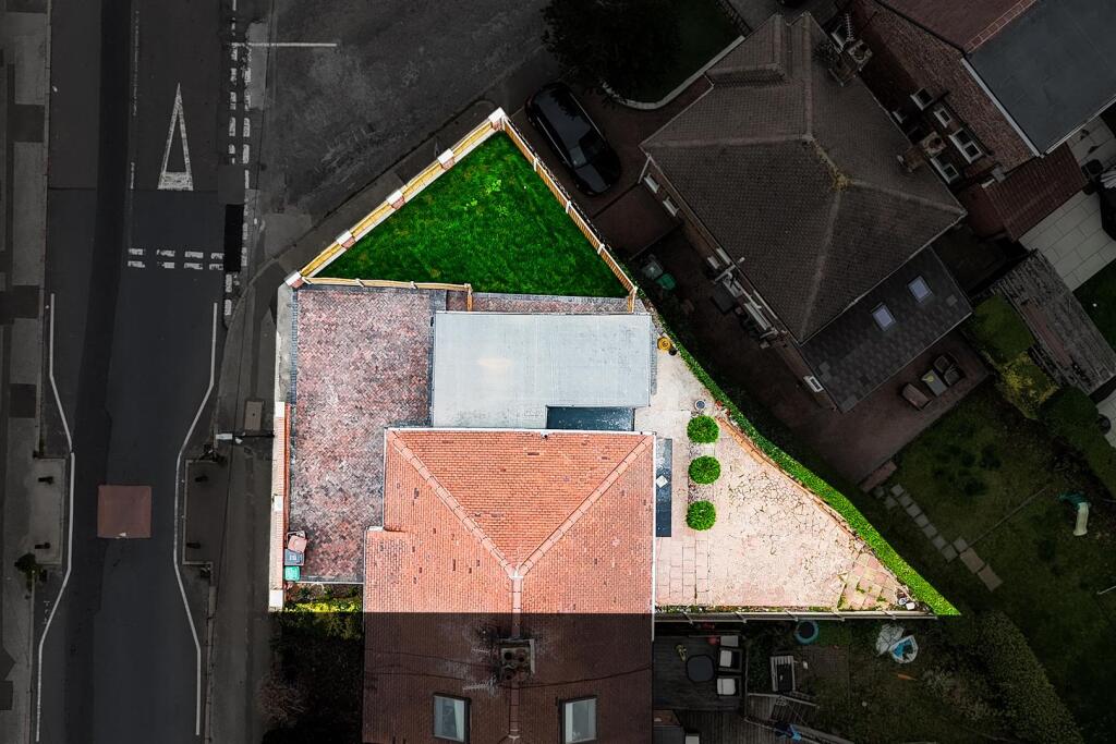 DJI_20251009122037_0510_D-DJI_20251009122037_0514_