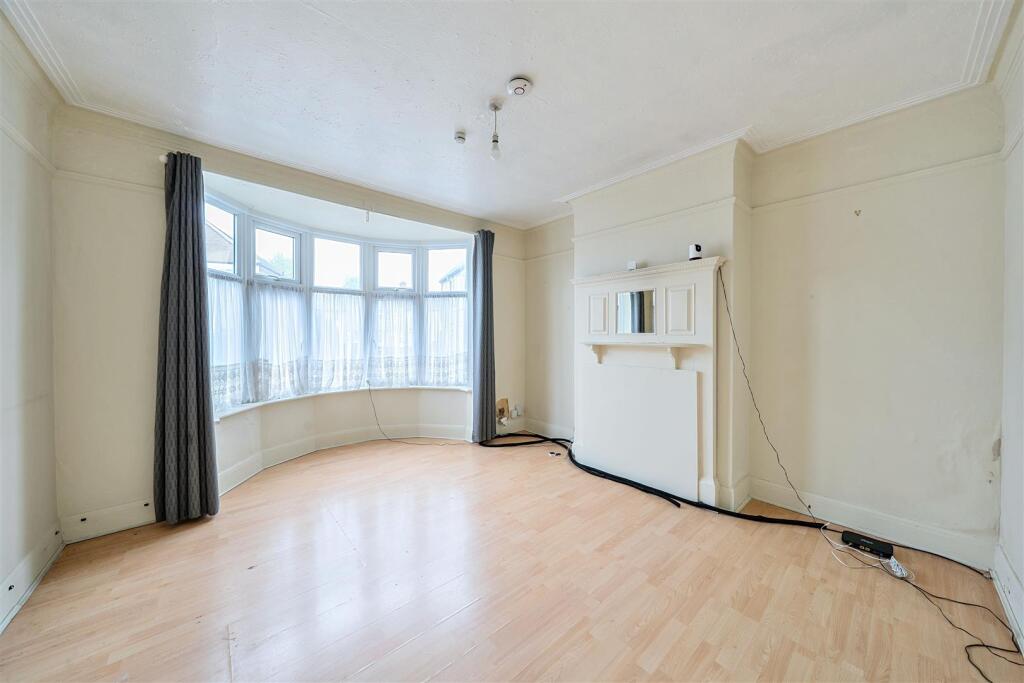 Front Reception Room.jpg
