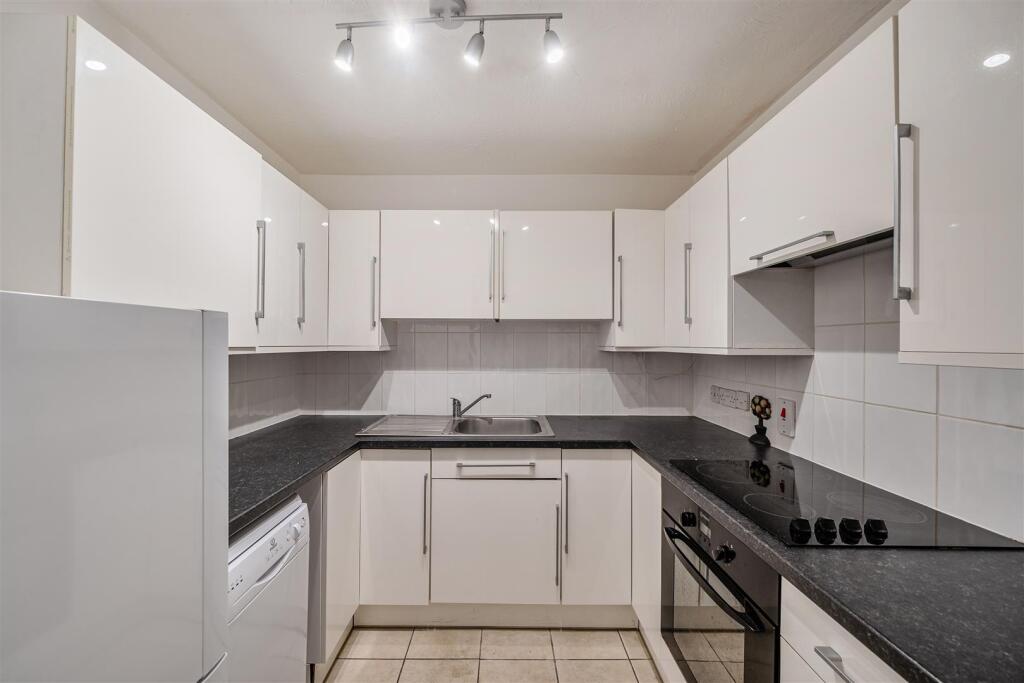 Kitchen: