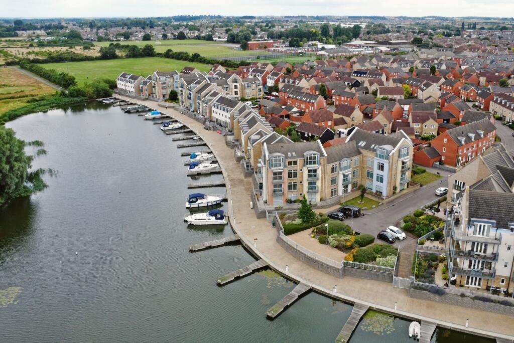 Flawn Way, Eynesbury, PE19