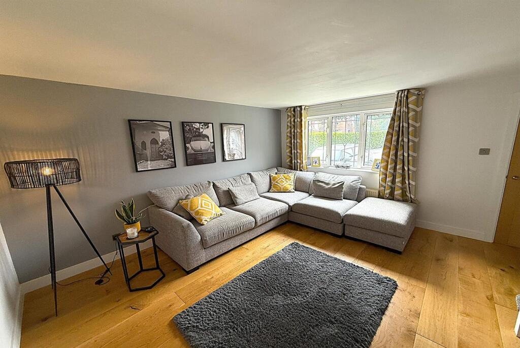 Living room 2nd.jpg