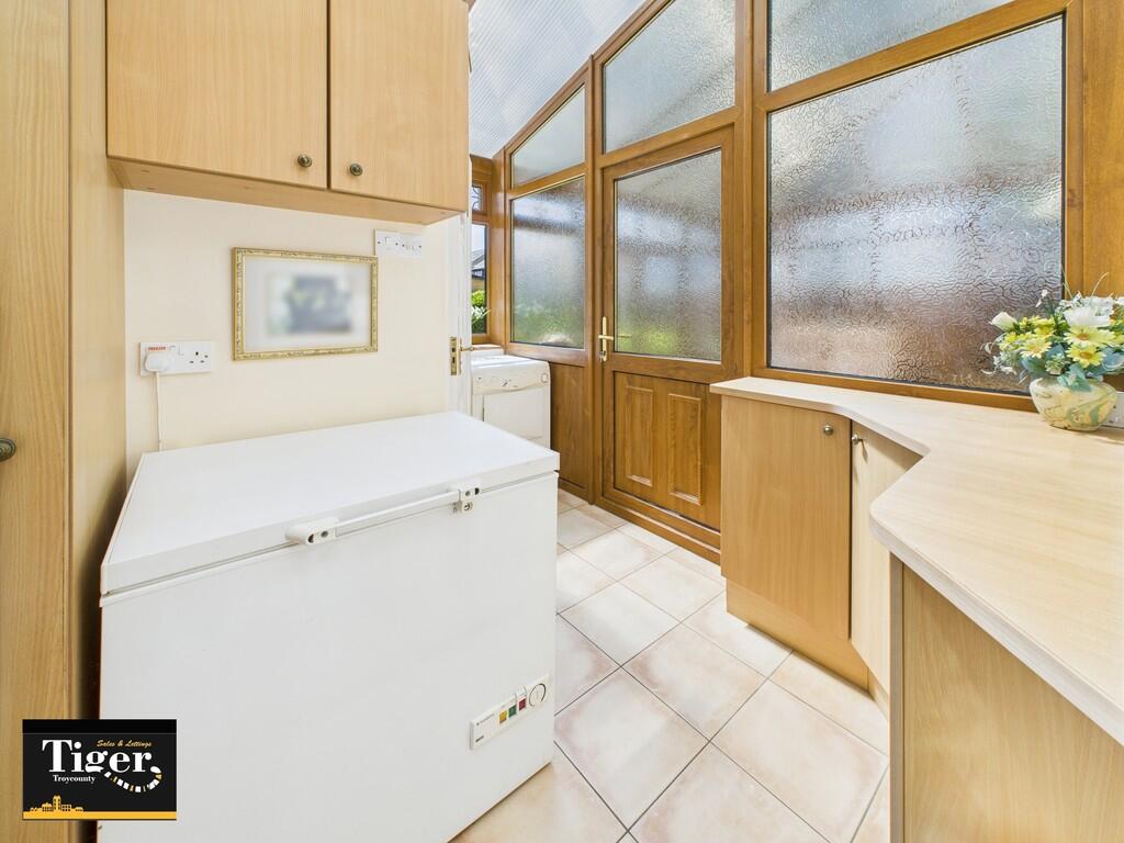 CAM02176G0-PR0596...