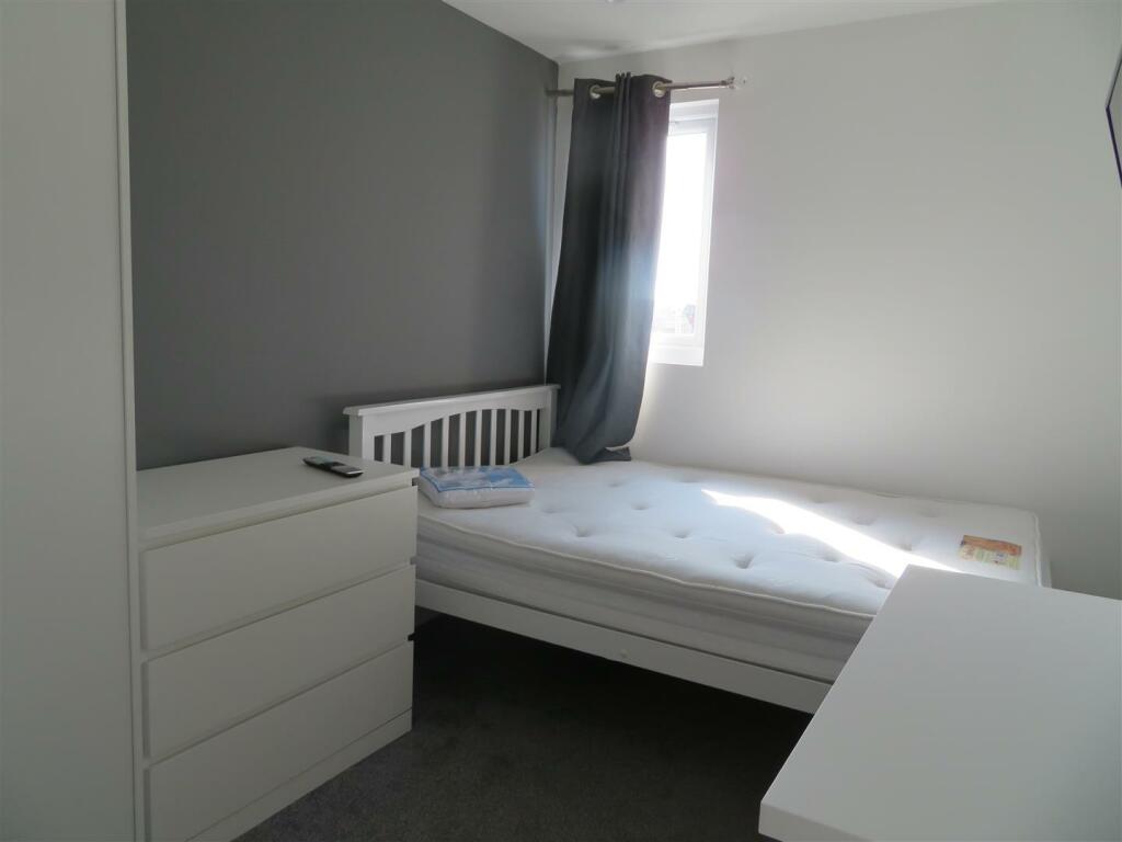 27 Rugby Bed5.JPG