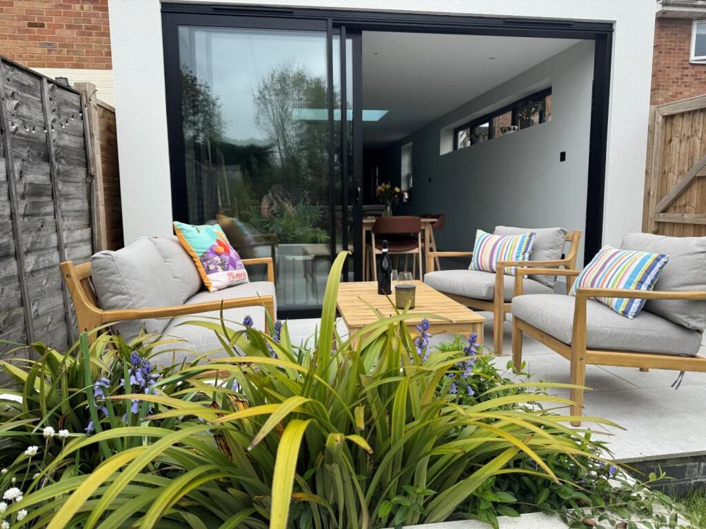 V pic close up of terrace.jpg