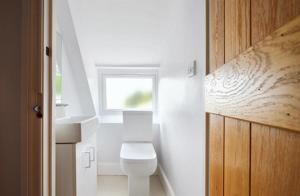 Second Floor Cloakroom