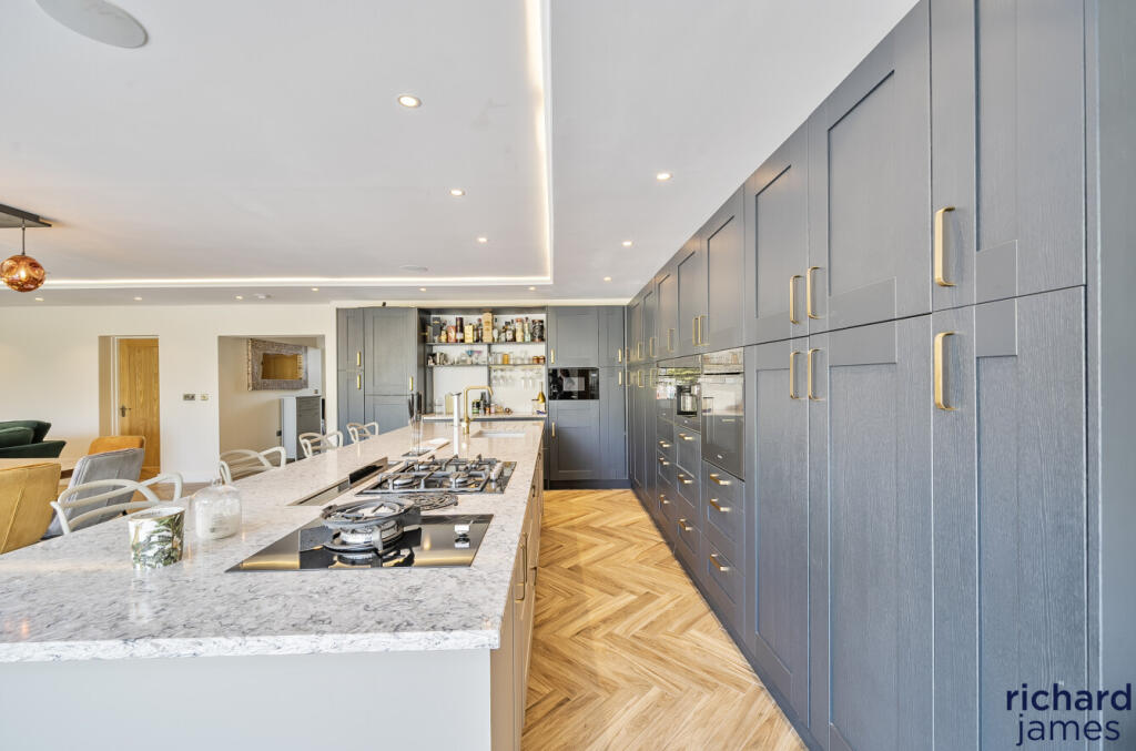 b5dc7b3d7f8d4ca9b1c25c6a76ea5223