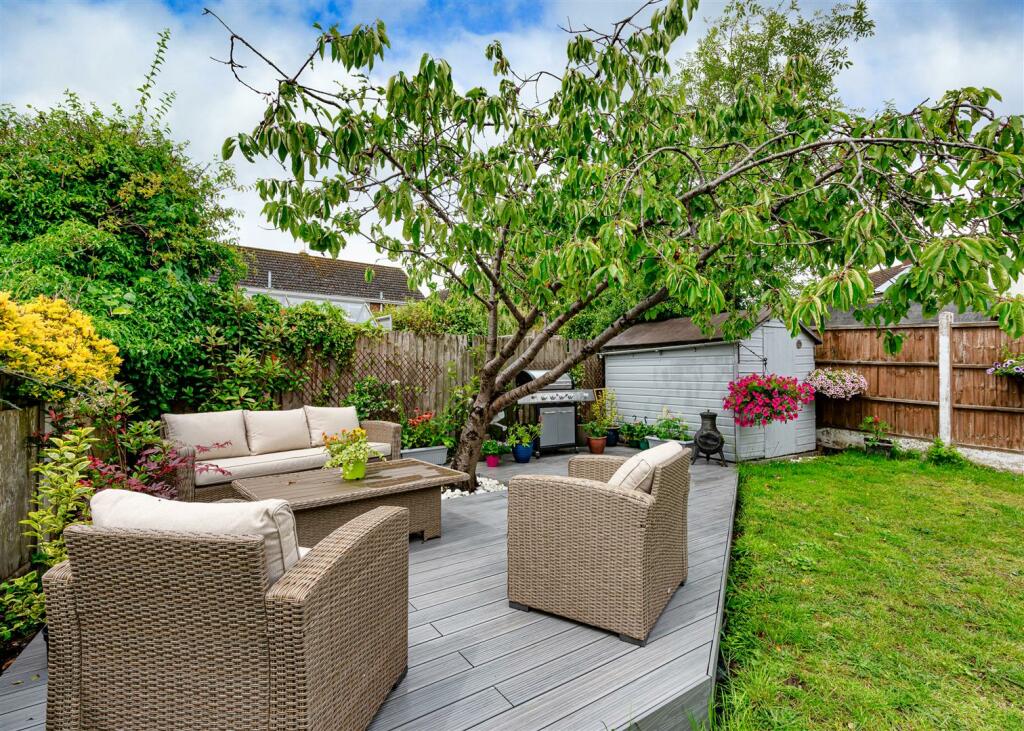 23 Vicarage Road-gdn4.jpg
