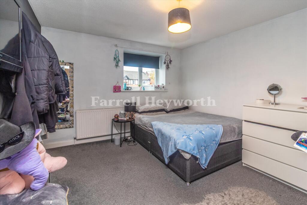 Bedroom 1 image 2