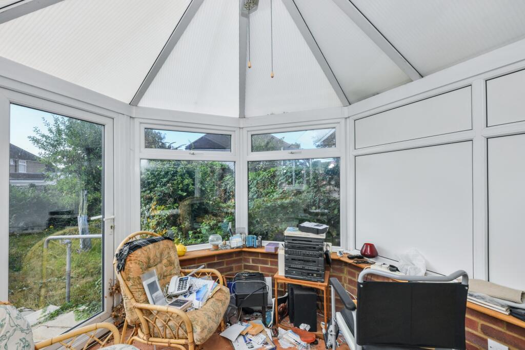 4 Field Way, Hoddesdon, Hertfordshire, EN11 0QN