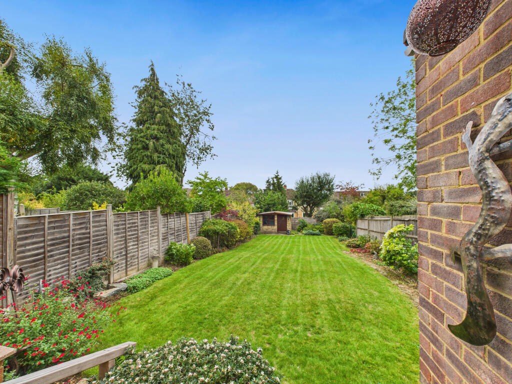 CAM02909G0-PR0498-STILL012