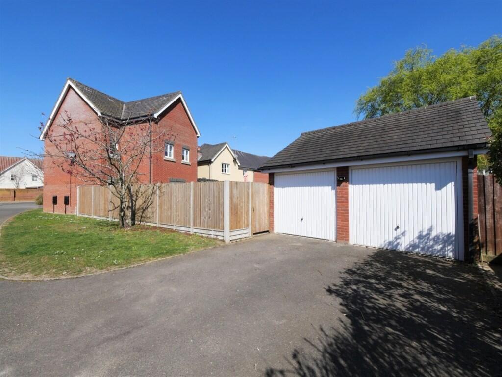 DOUBLE GARAGE1
