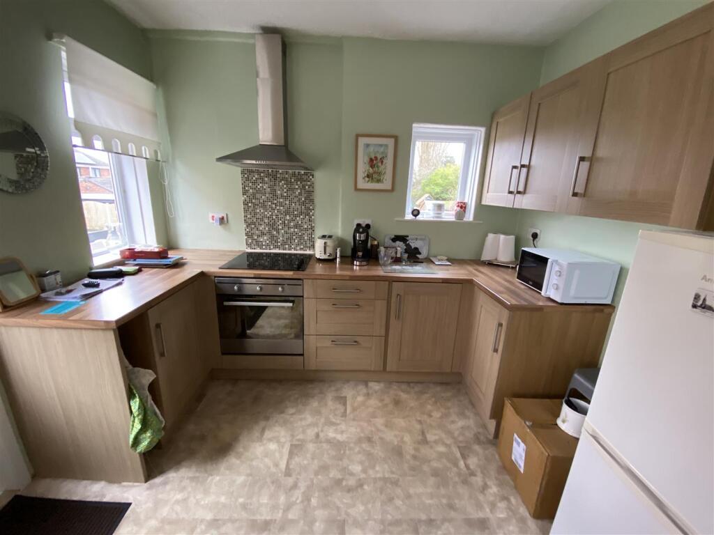 Kitchen: