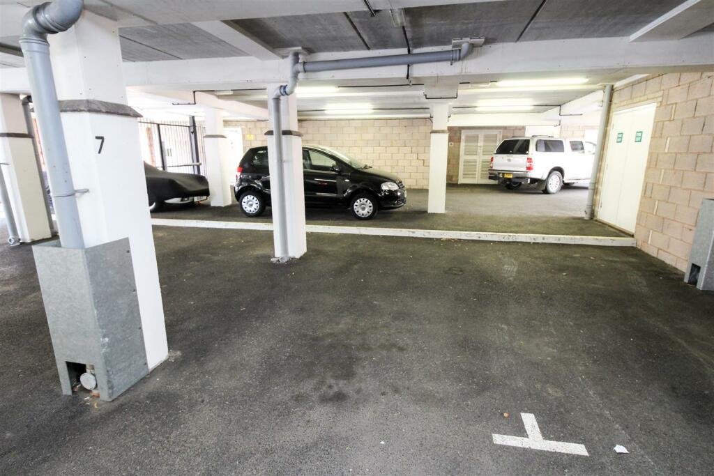 Parking.jpg