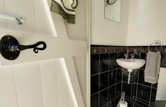 GROUND FLOOR WC.jpeg