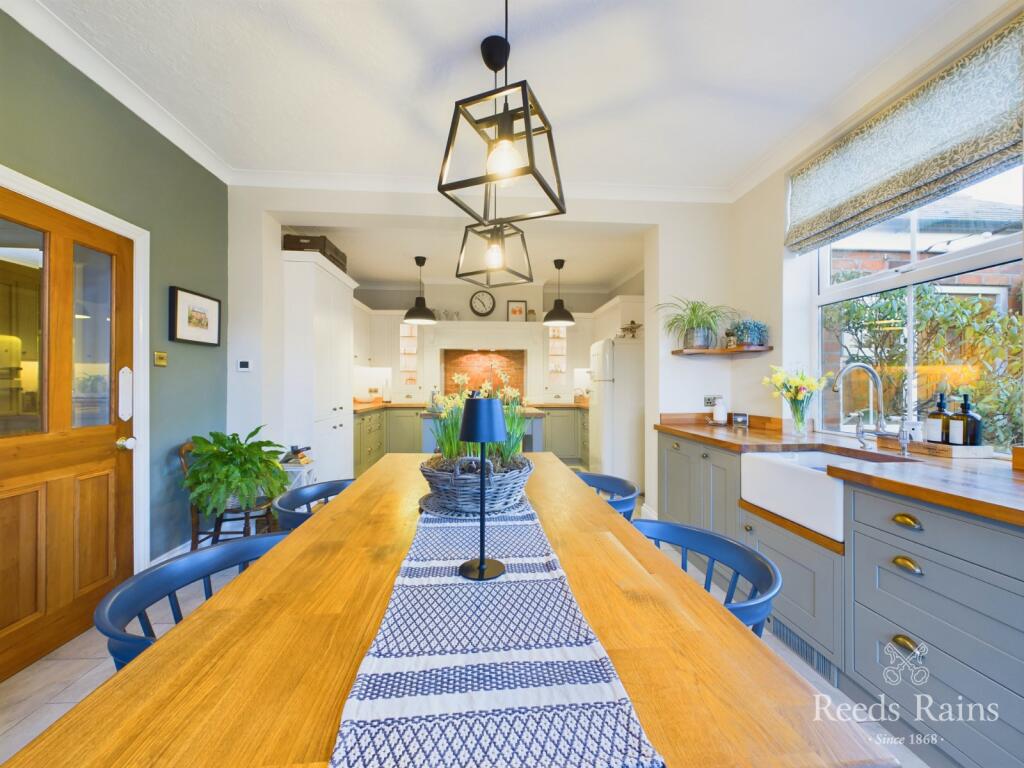 Kitchen/Dining Room