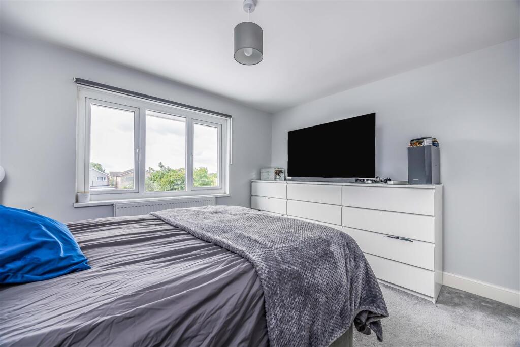 46 Kingscote Road, Waterlooville-Small-PorticoMark