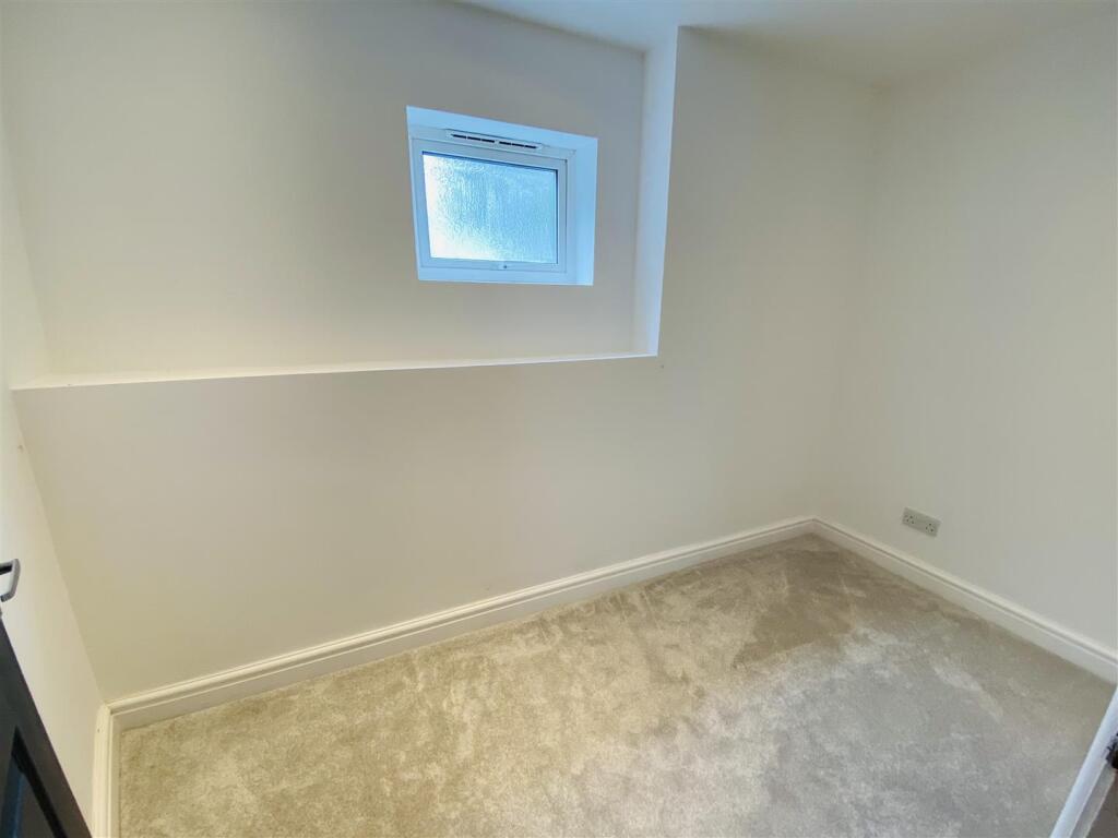 Study/ Walk in Wardrobe