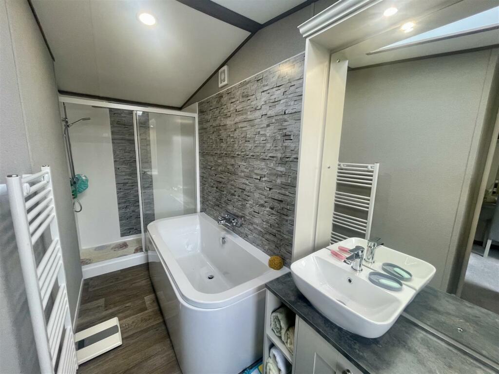 En-Suite Bathroom