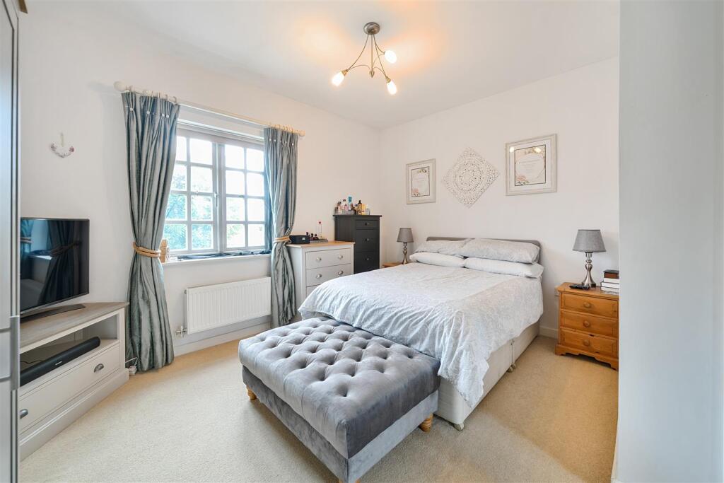 73 Reffield Close, Towcester (23).jpg