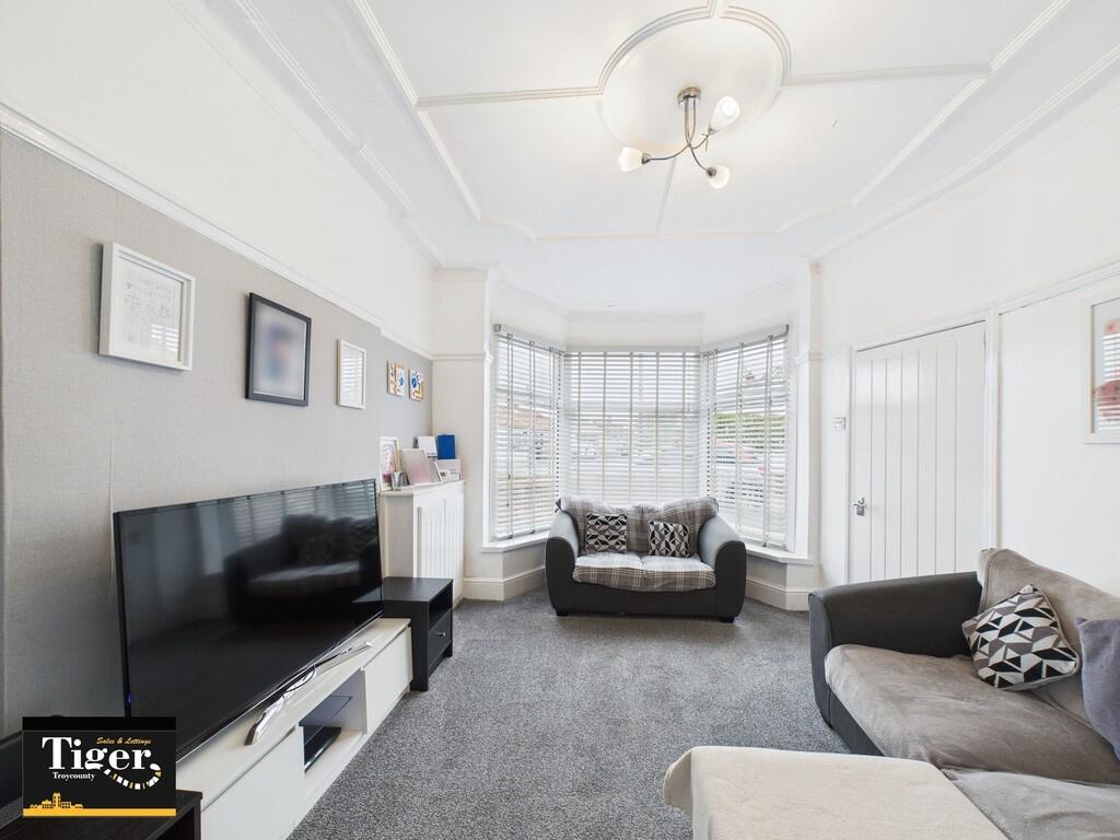 CAM02176G0-PR0517...