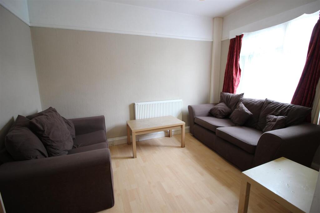 lounge1.JPG
