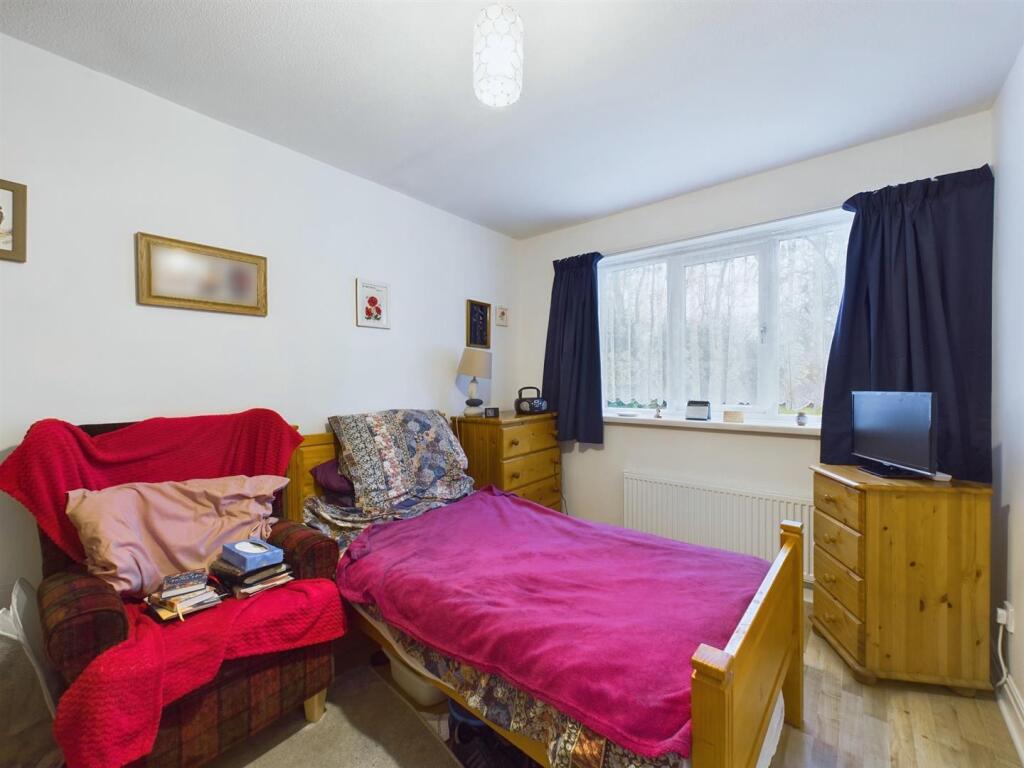 Bedroom: