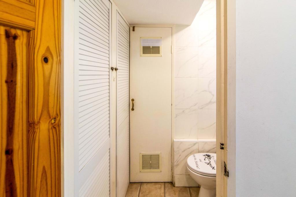 Cloak Room