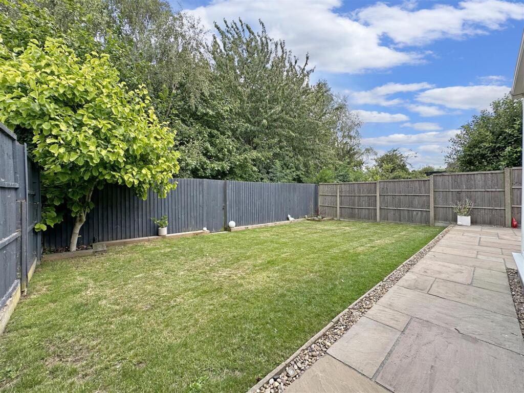 Private Well-Appointed Garden 149