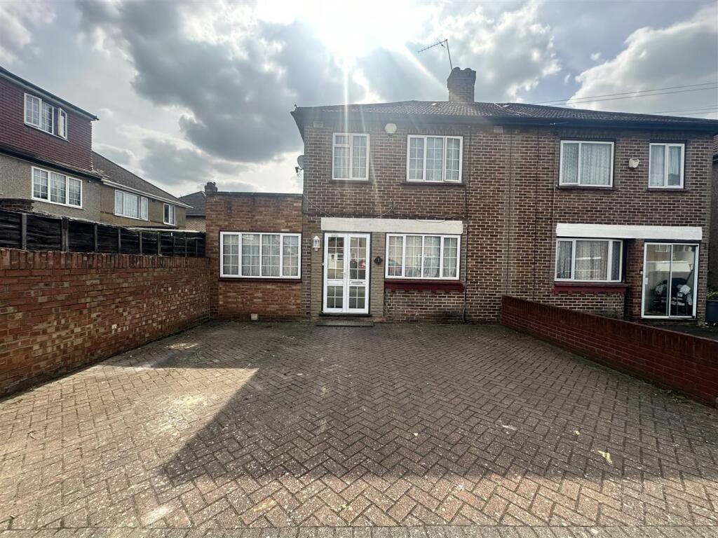 Chaucer Avenue, Hayes