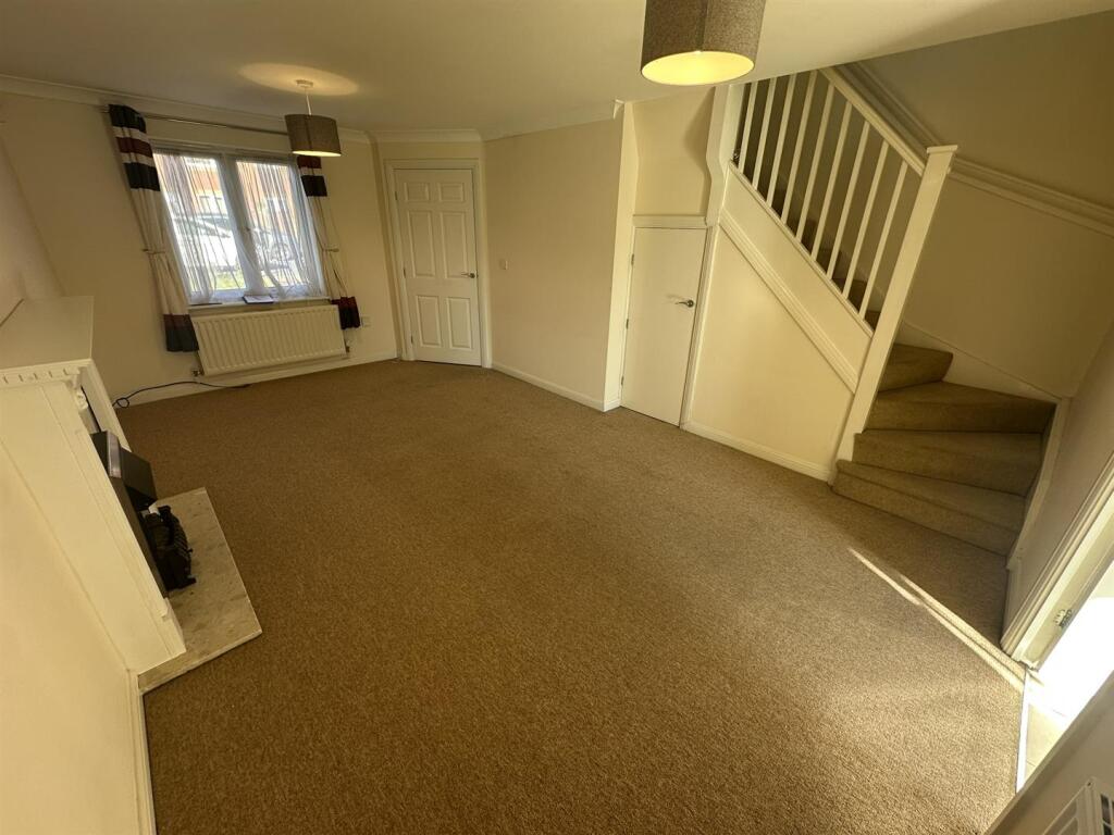 Lounge_2.JPEG