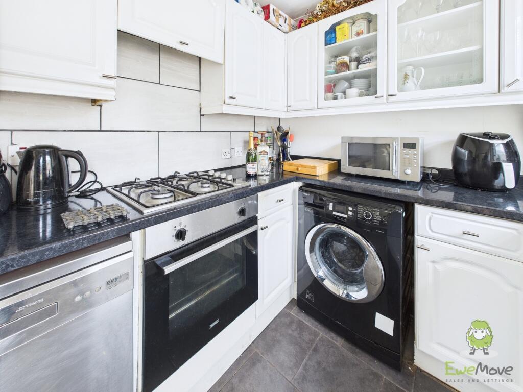 CAM01543G0-PR0137-STILL021