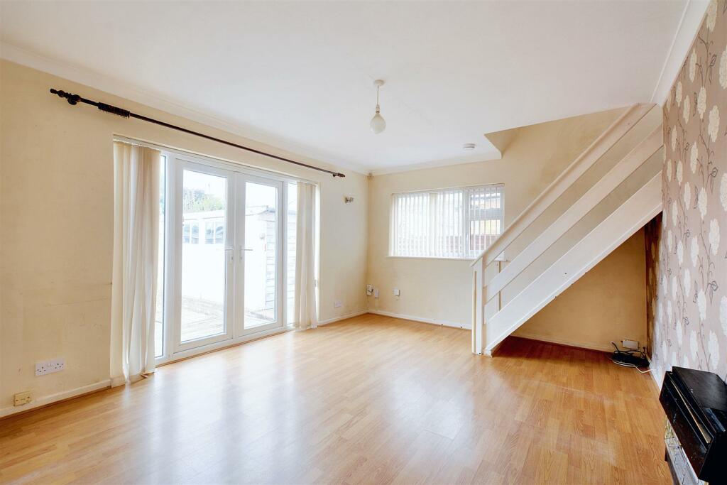 Living Room_1.jpeg