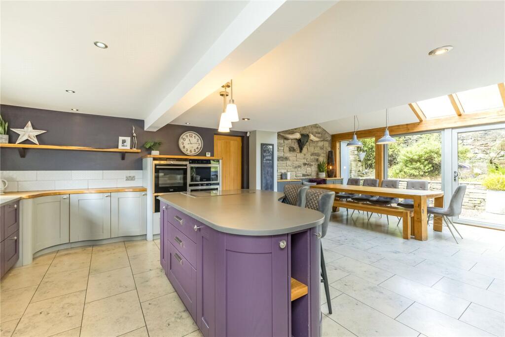 Kitchen/Dining/Loung