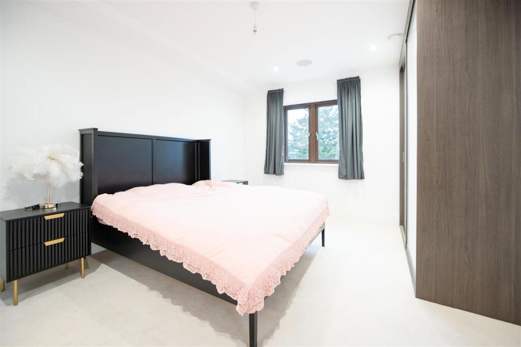 Bedroom 2            .jpg