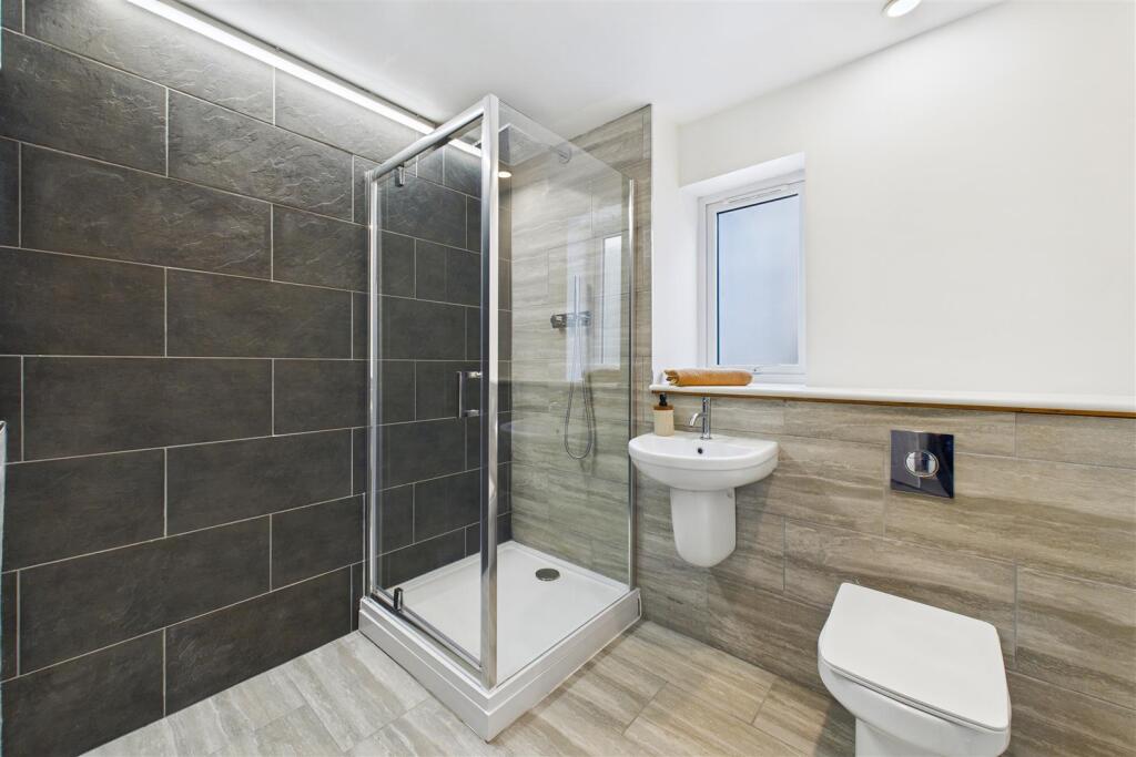 Master En-Suite