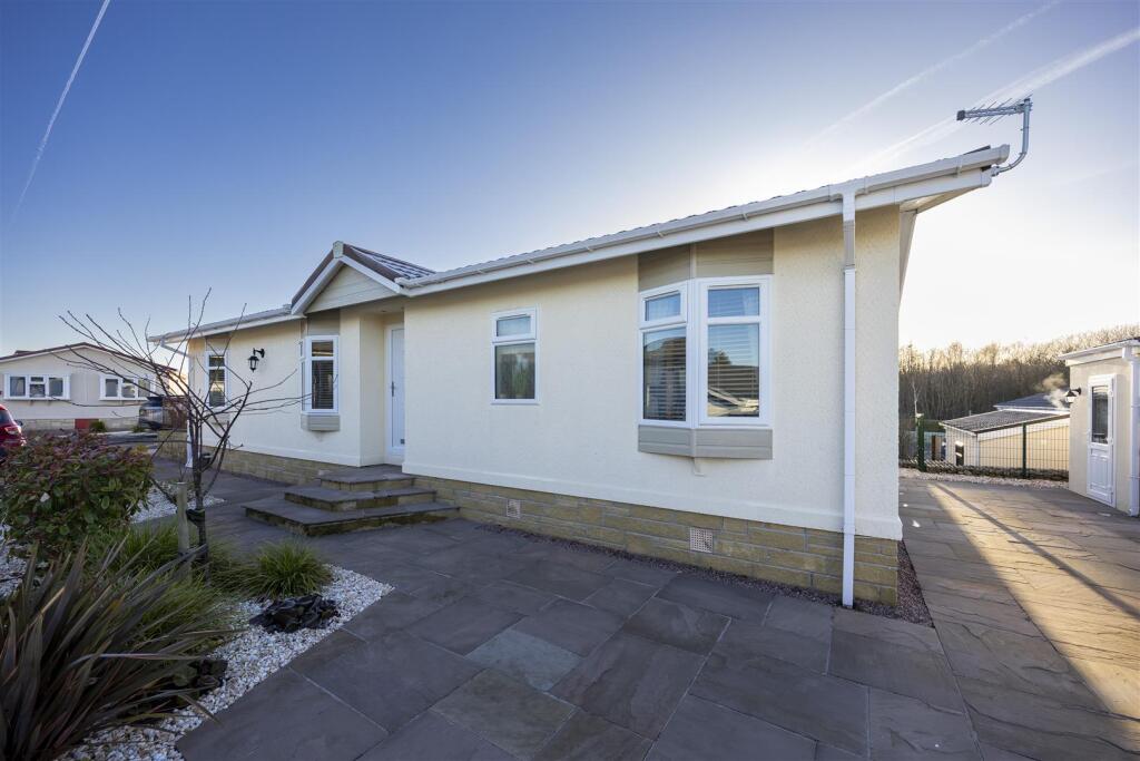 Maple Crescent, Red Deer Village Residential Park, Stepps, Glasgow