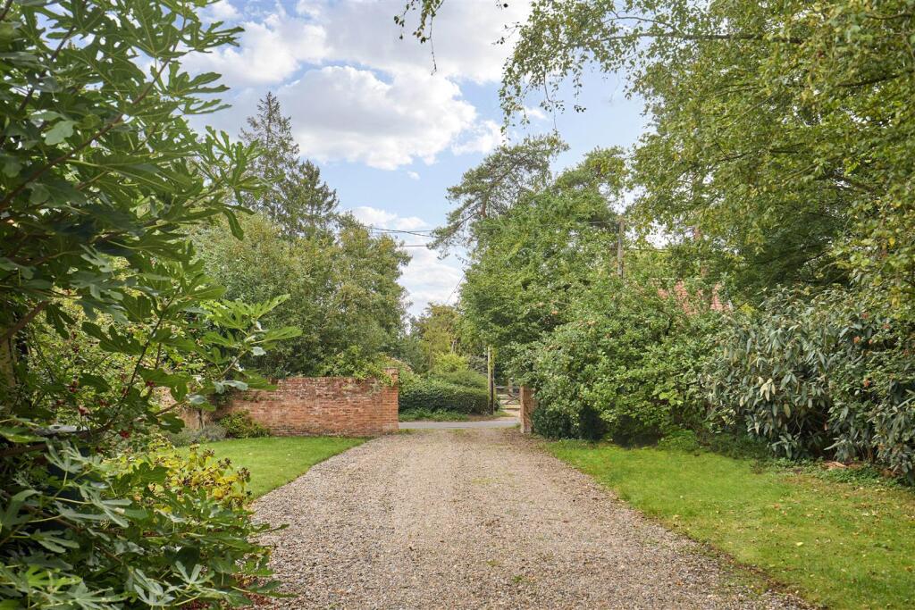 26-27 Upper Street 4.jpg